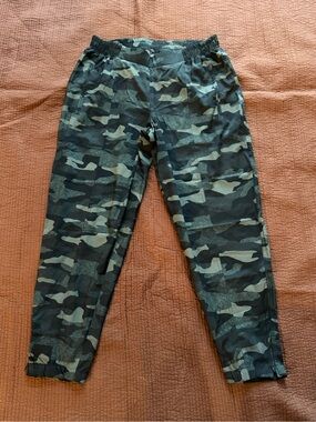 Old Navy Women's Active Jogger Pants STRETCHTECH Mid-Rise Green Camo Size Large